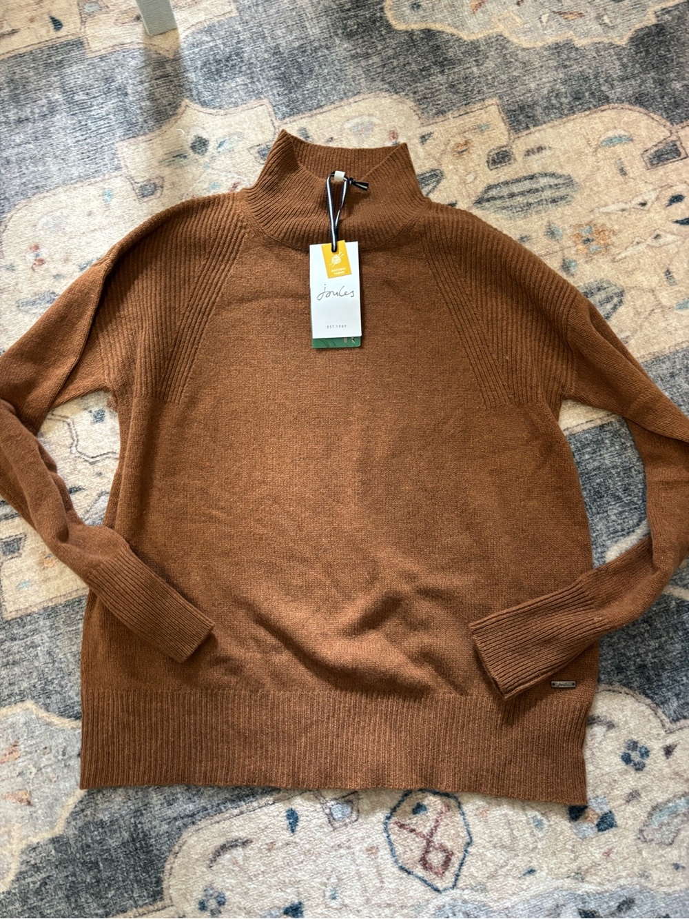 NWT. Joules women’s cashmere and woolFunnel Neck Sweater, size 4